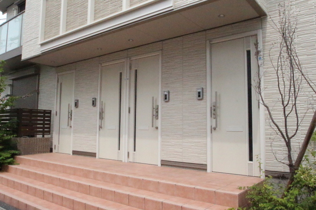 (7/18) 玄関 (7/18) 玄関