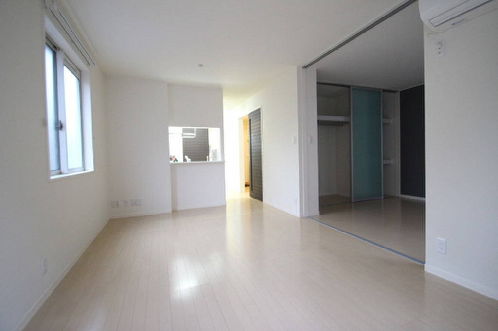 (2/19) 居室・リビング (2/19) 居室・リビング