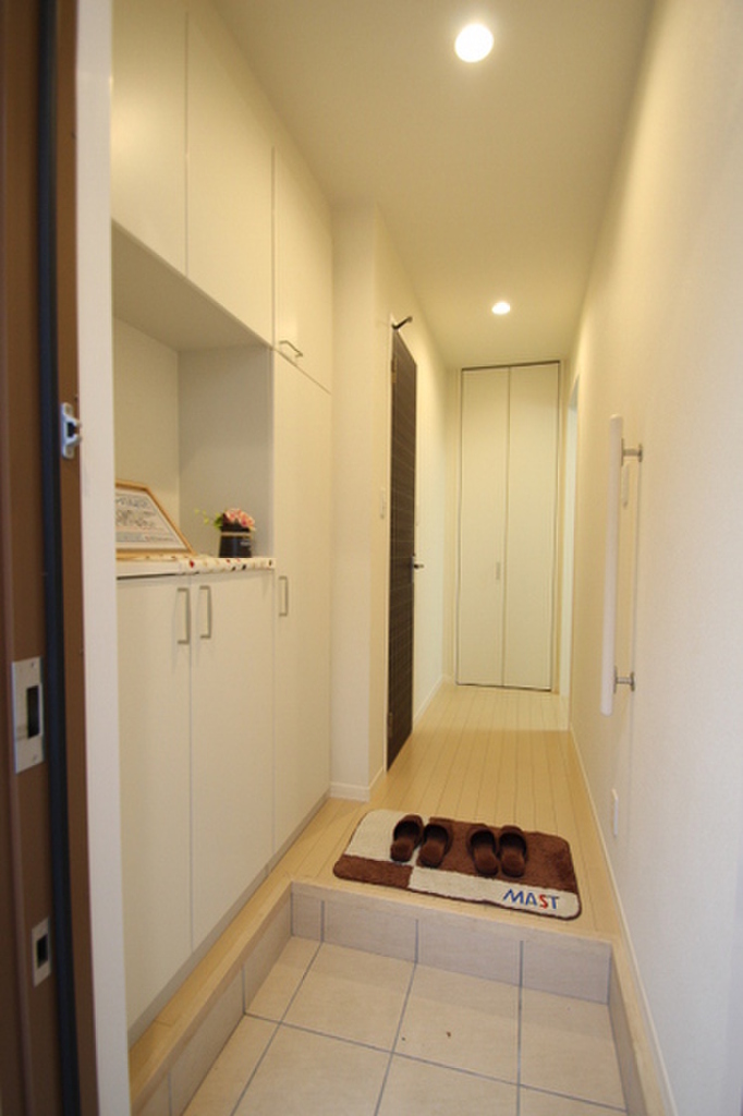 (12/19) 玄関 (12/19) 玄関