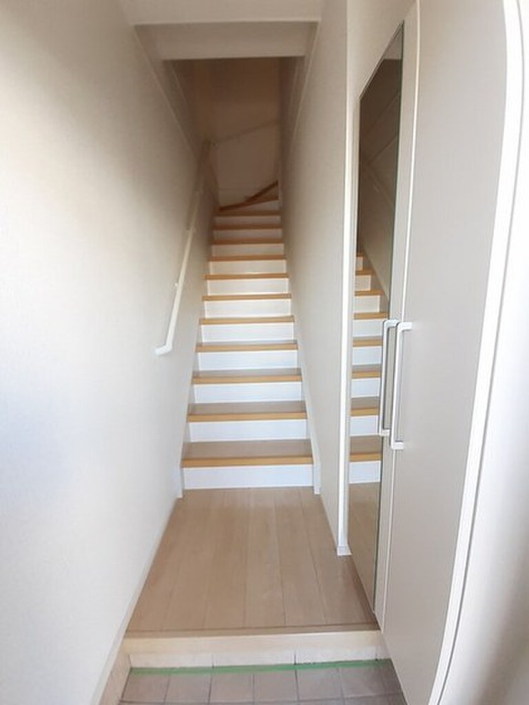 (9/22) 玄関 (9/22) 玄関