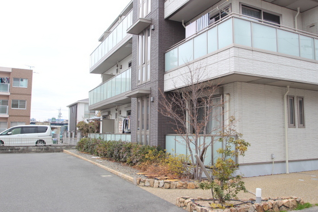 (3/10) 庭 (3/10) 庭