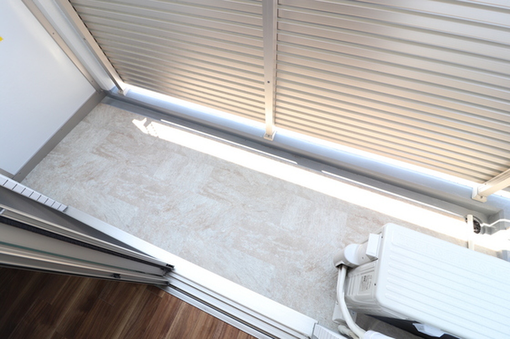 (10/20) バルコニー (10/20) バルコニー