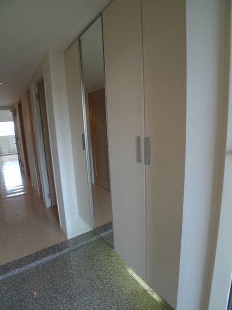 (6/26) 玄関 (6/26) 玄関