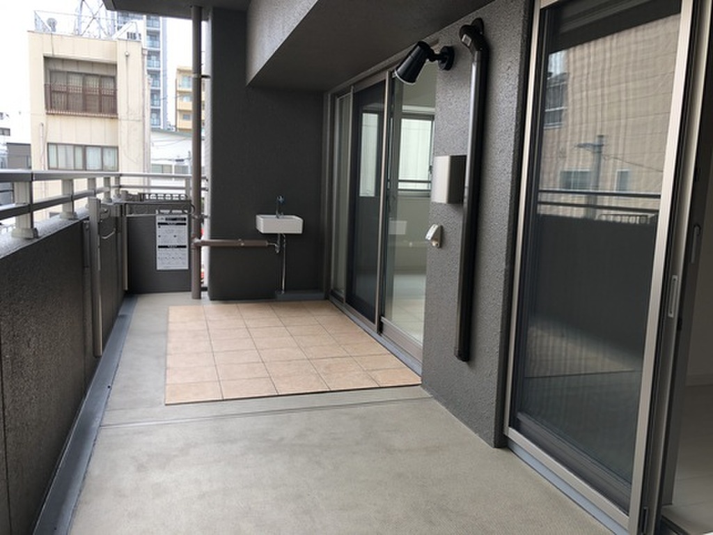 (5/25) バルコニー (5/25) バルコニー