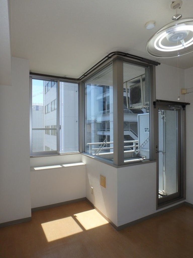 (2/18) 居室・リビング (2/18) 居室・リビング