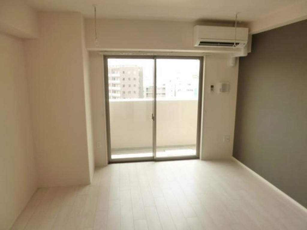 (10/20) バルコニー (10/20) バルコニー