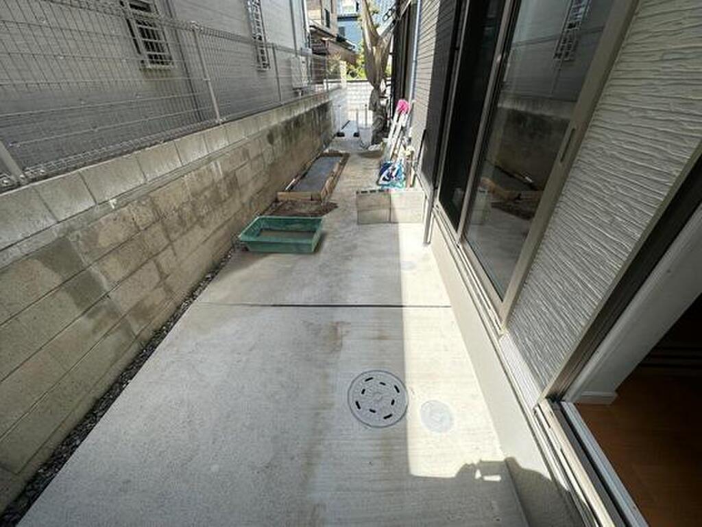 (11/19) バルコニー (11/19) バルコニー