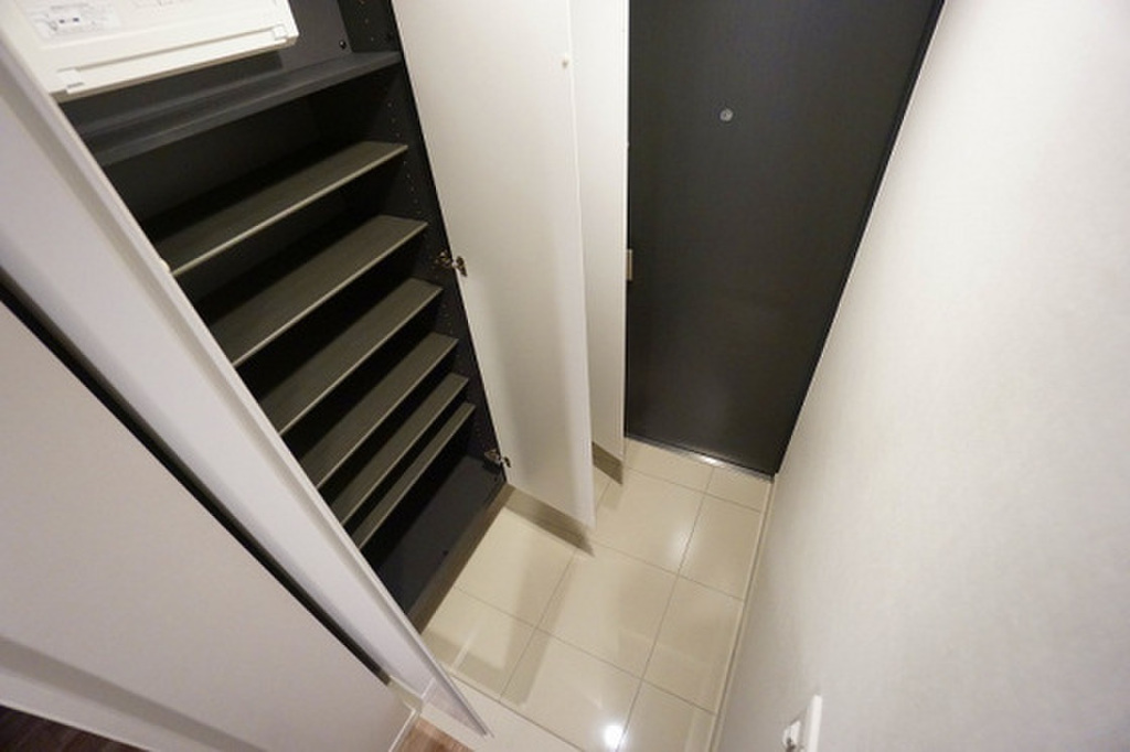 (12/22) 玄関 (12/22) 玄関