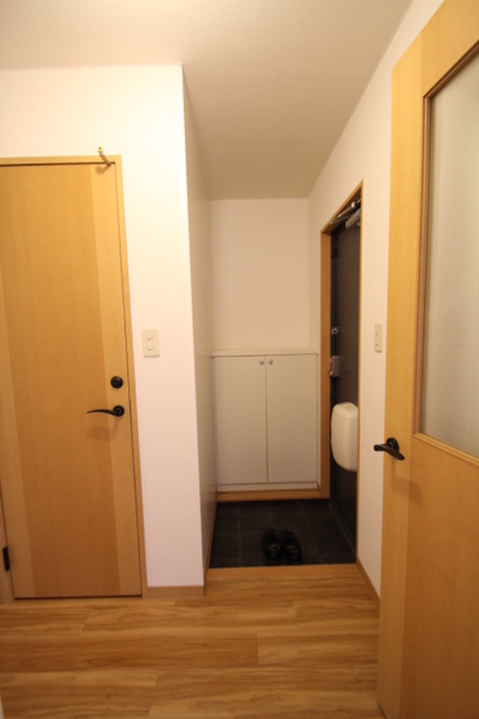 (11/20) 玄関 (11/20) 玄関