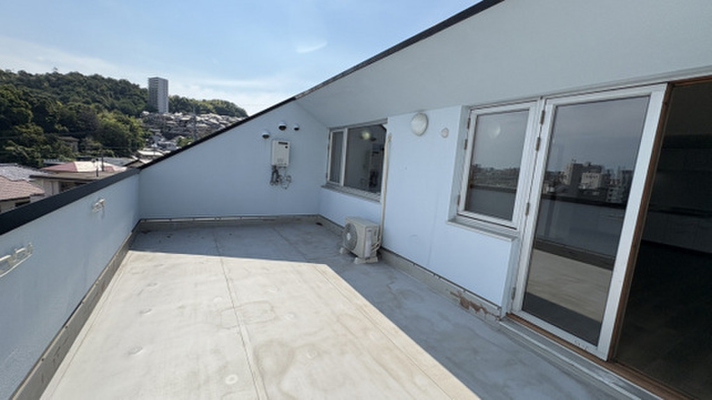 (11/22) バルコニー (11/22) バルコニー