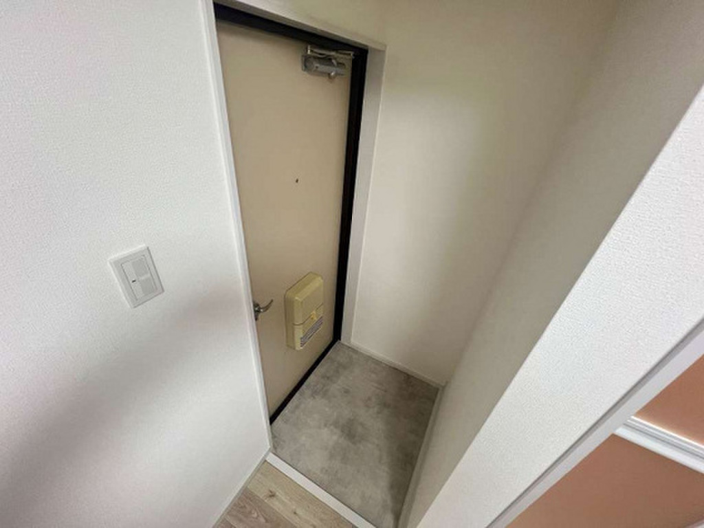 (9/20) 玄関 (9/20) 玄関