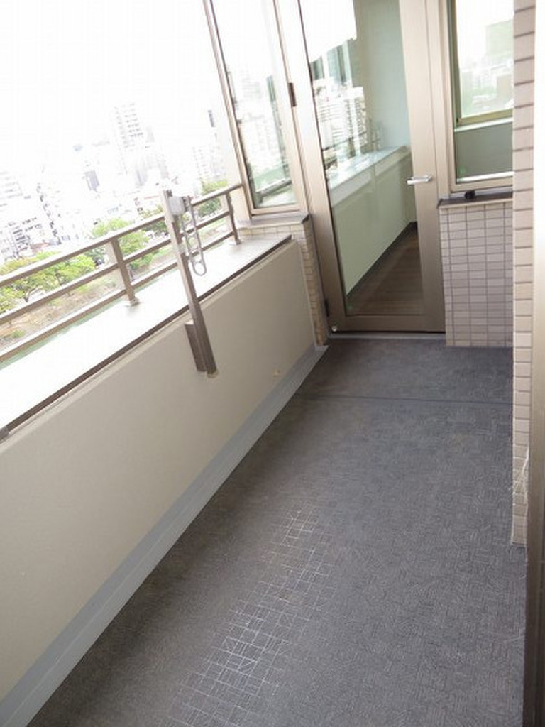 (12/22) バルコニー