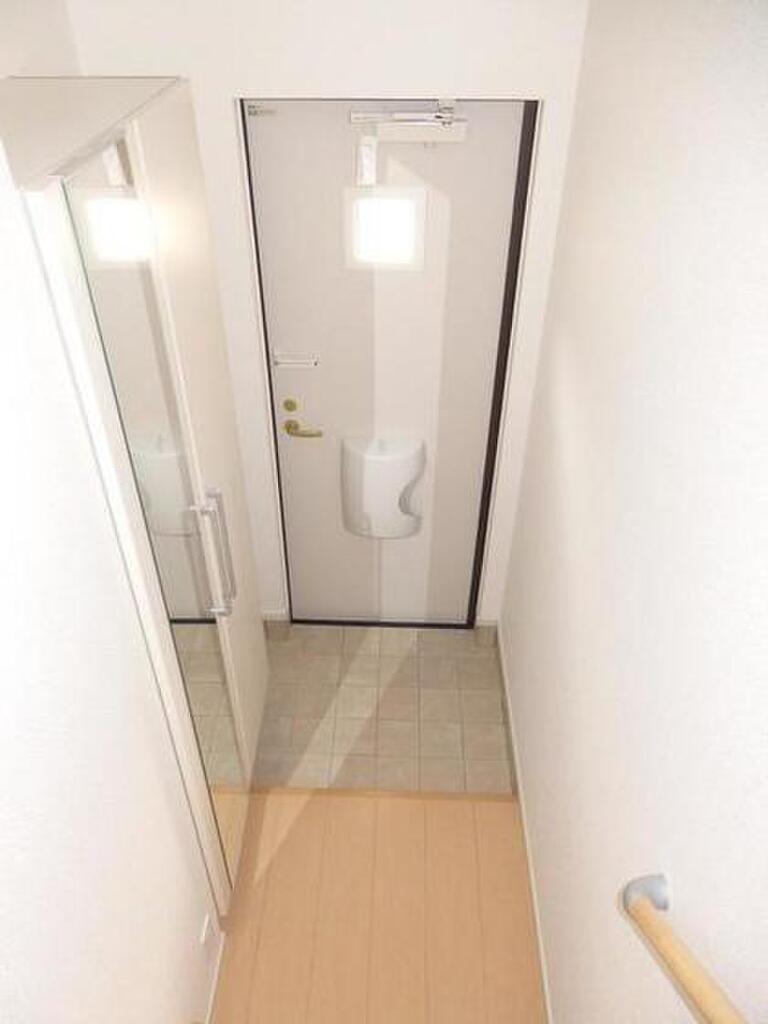 (8/23) 玄関 (8/23) 玄関