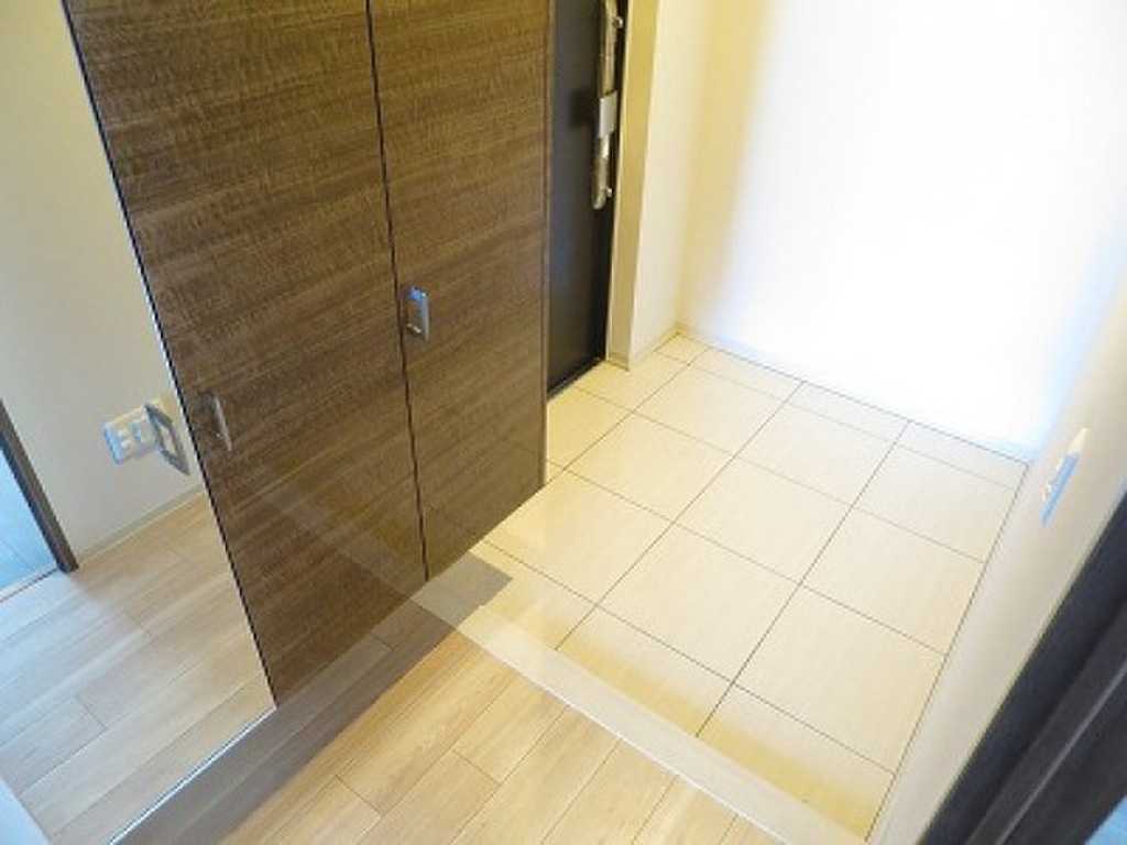 (8/25) 玄関 (8/25) 玄関