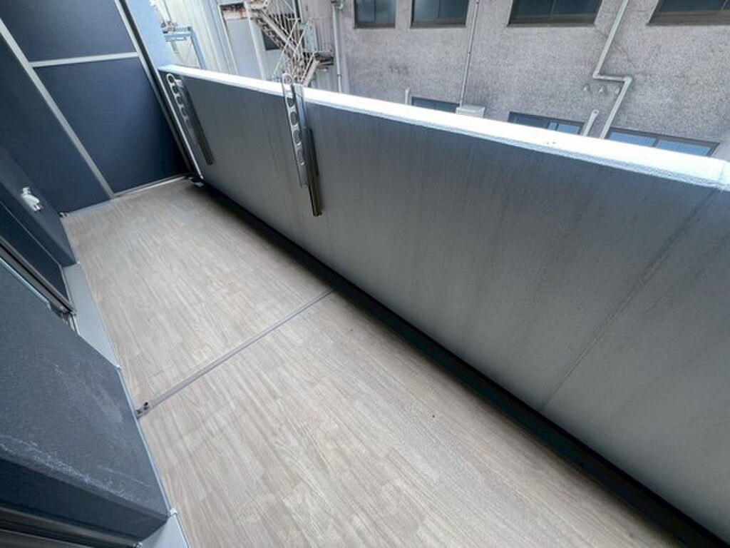 (2/21) バルコニー (2/21) バルコニー