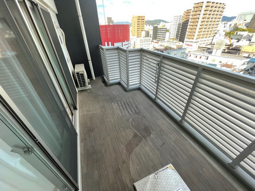 (11/25) バルコニー (11/25) バルコニー