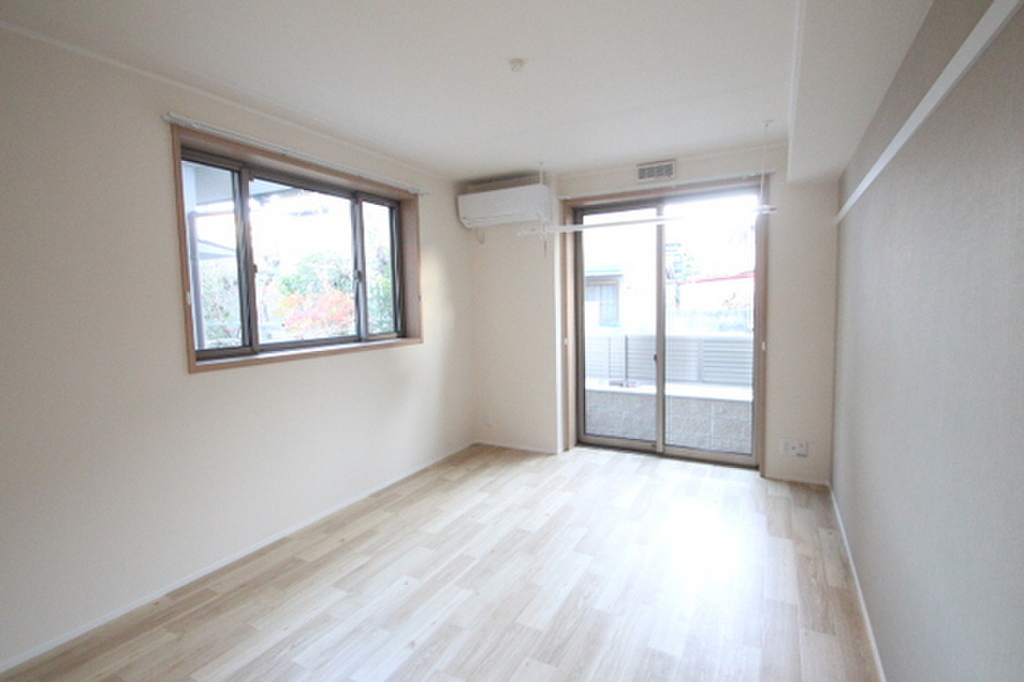 (2/24) 居室・リビング (2/24) 居室・リビング