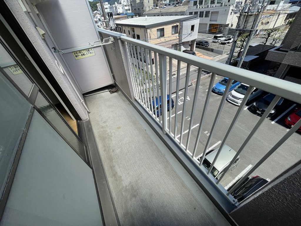 (13/21) バルコニー (13/21) バルコニー