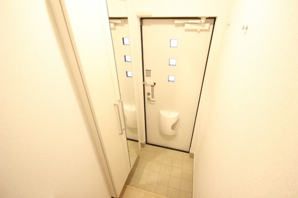 (9/25) 玄関 (9/25) 玄関