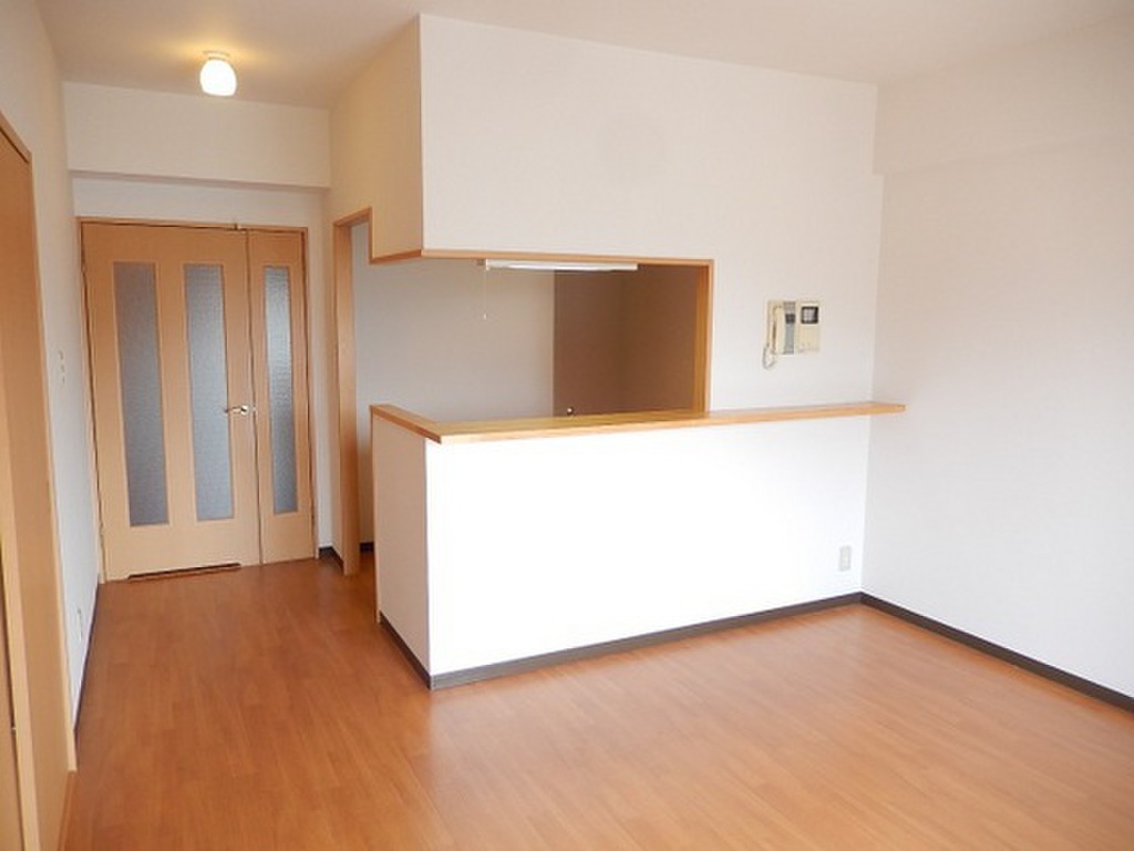 (2/16) 居室・リビング (2/16) 居室・リビング