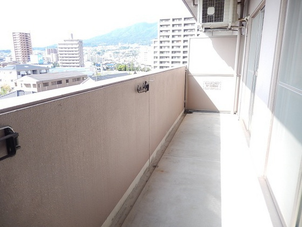 (13/20) バルコニー (13/20) バルコニー