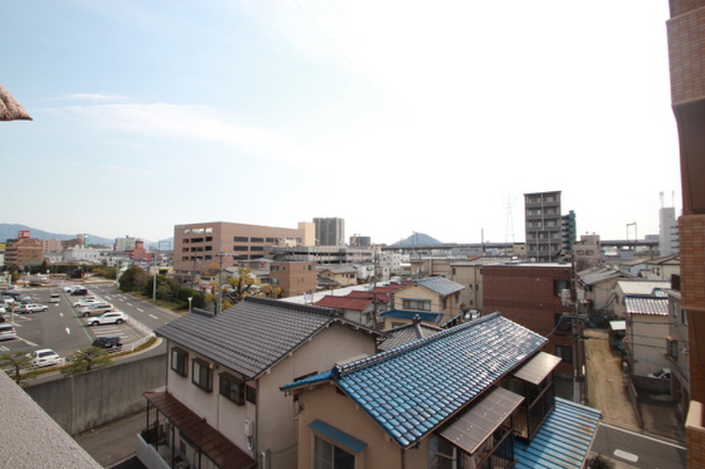 19年築のイオンモール府中すぐ側の好立地物件です 安芸郡府中町大須2丁目の賃貸マンション 良和ハウス