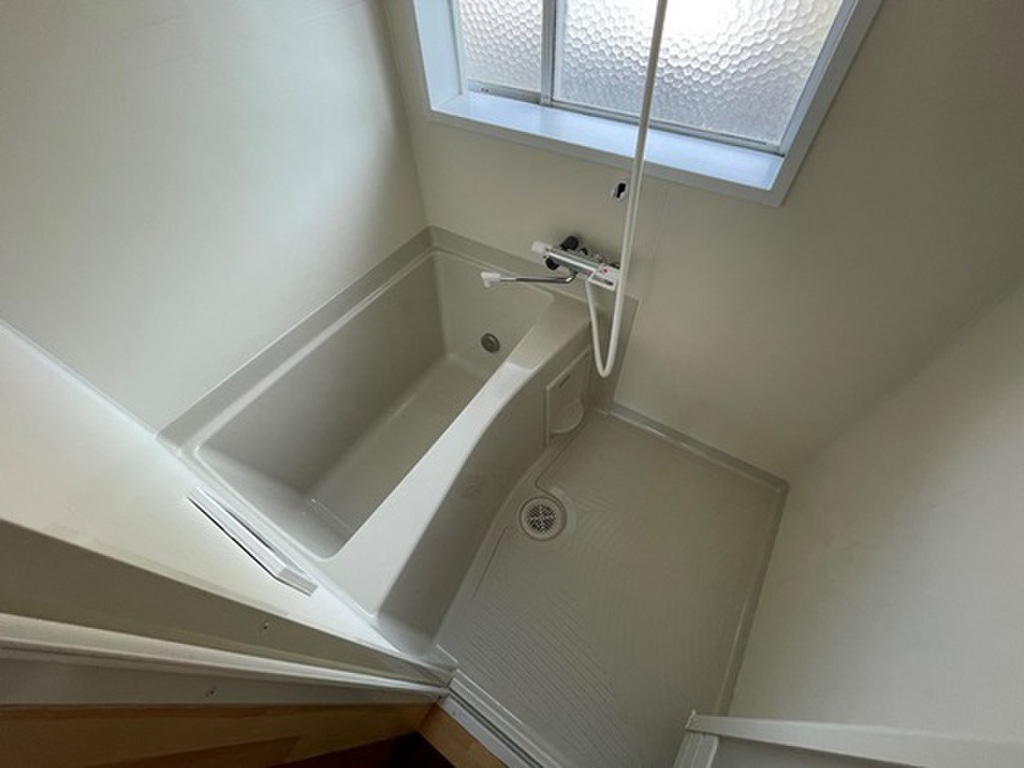 (4/32) バス (4/32) バス