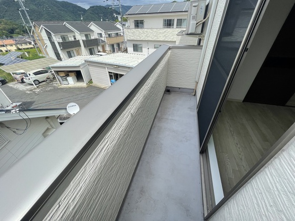 (13/28) バルコニー