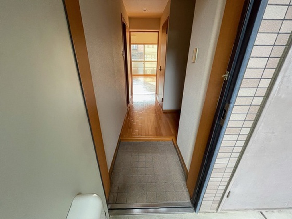 (6/18) 玄関 (6/18) 玄関