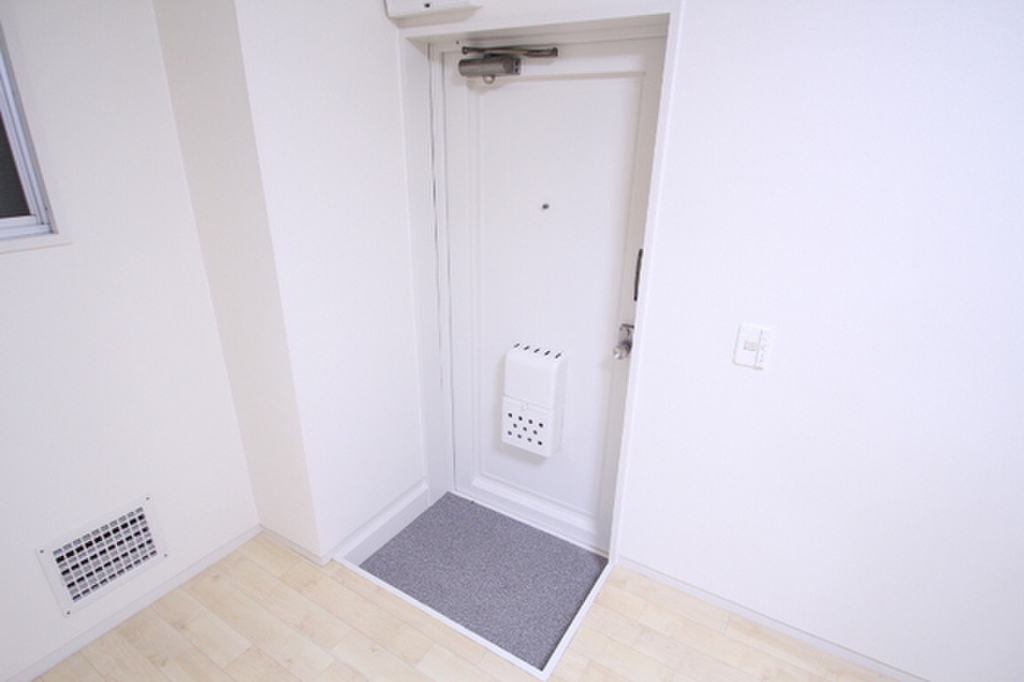 (9/22) 玄関 (9/22) 玄関