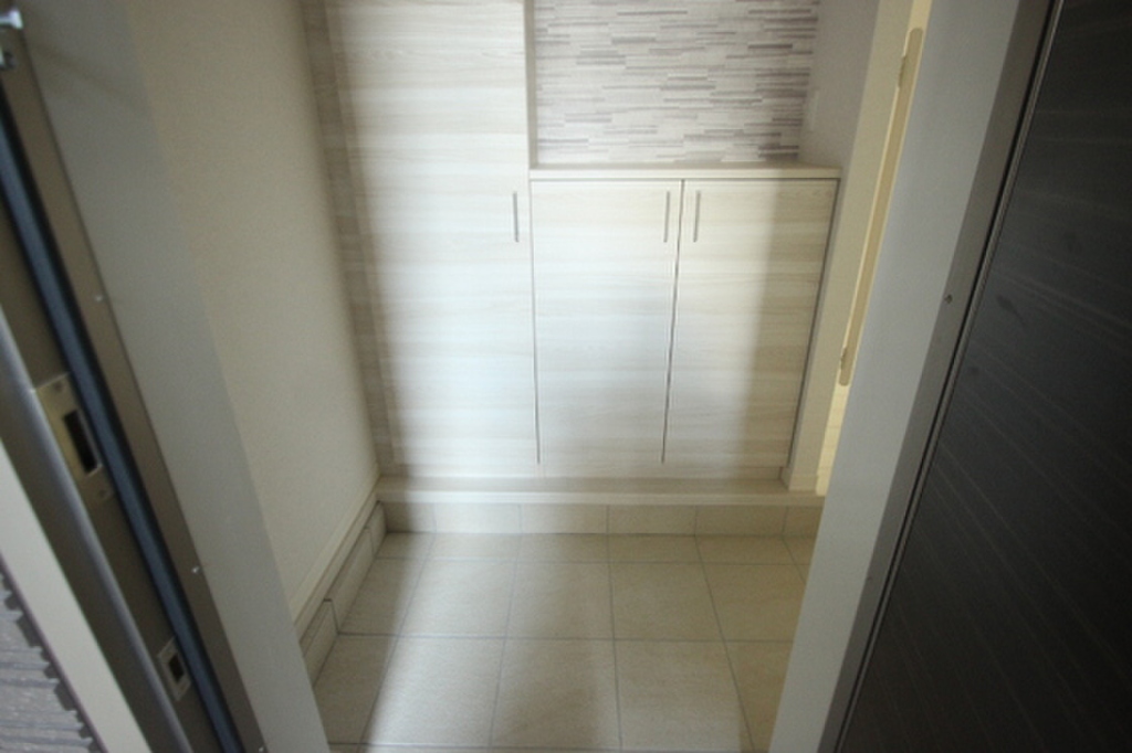 (8/25) 玄関 (8/25) 玄関