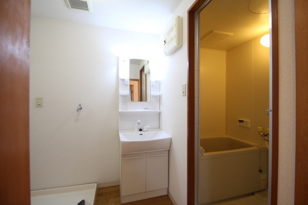 (6/15) ※他号室の写真です (6/15) ※他号室の写真です