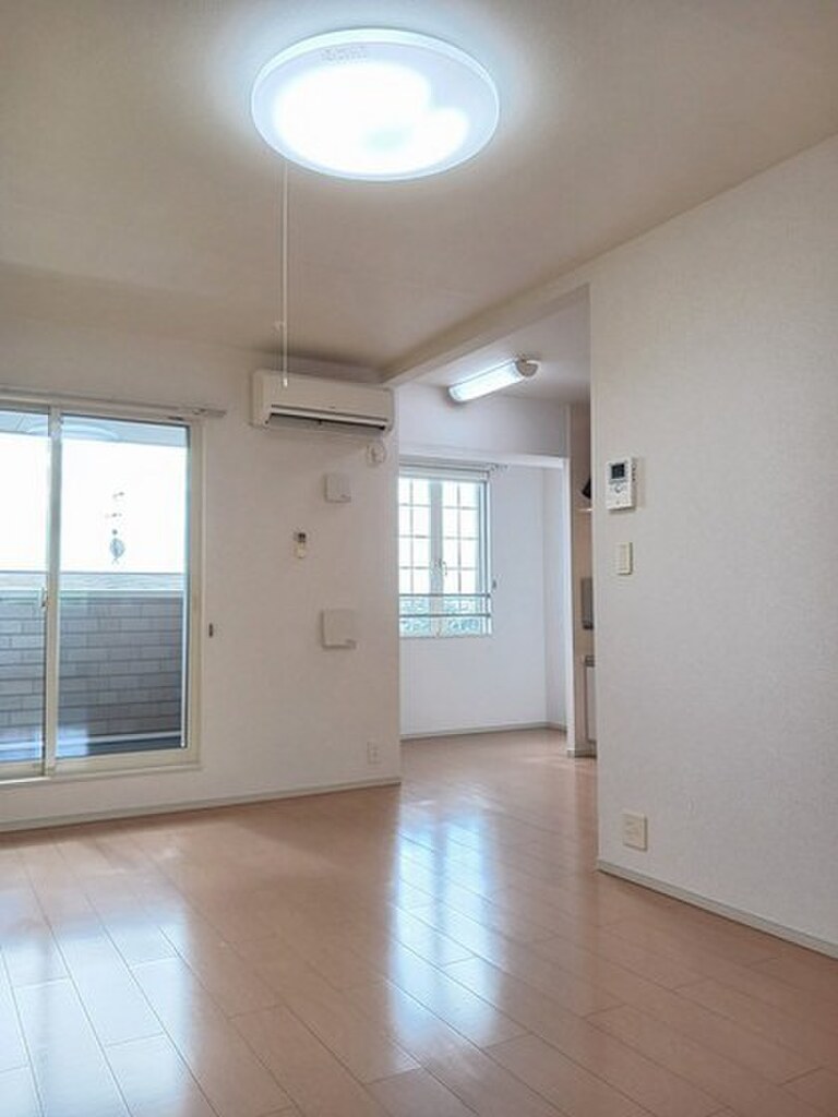 (2/15) 居室・リビング (2/15) 居室・リビング