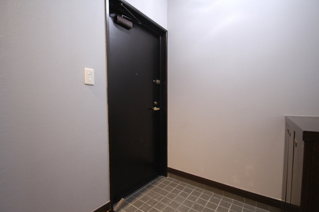 (8/18) 玄関 (8/18) 玄関