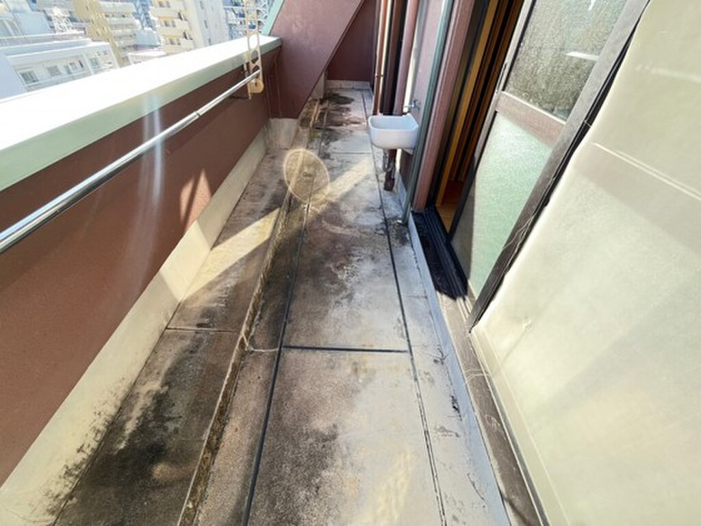 (13/26) バルコニー