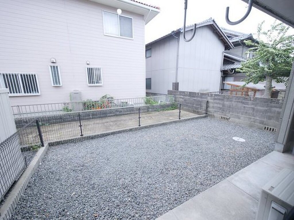 (16/24) 庭 (16/24) 庭