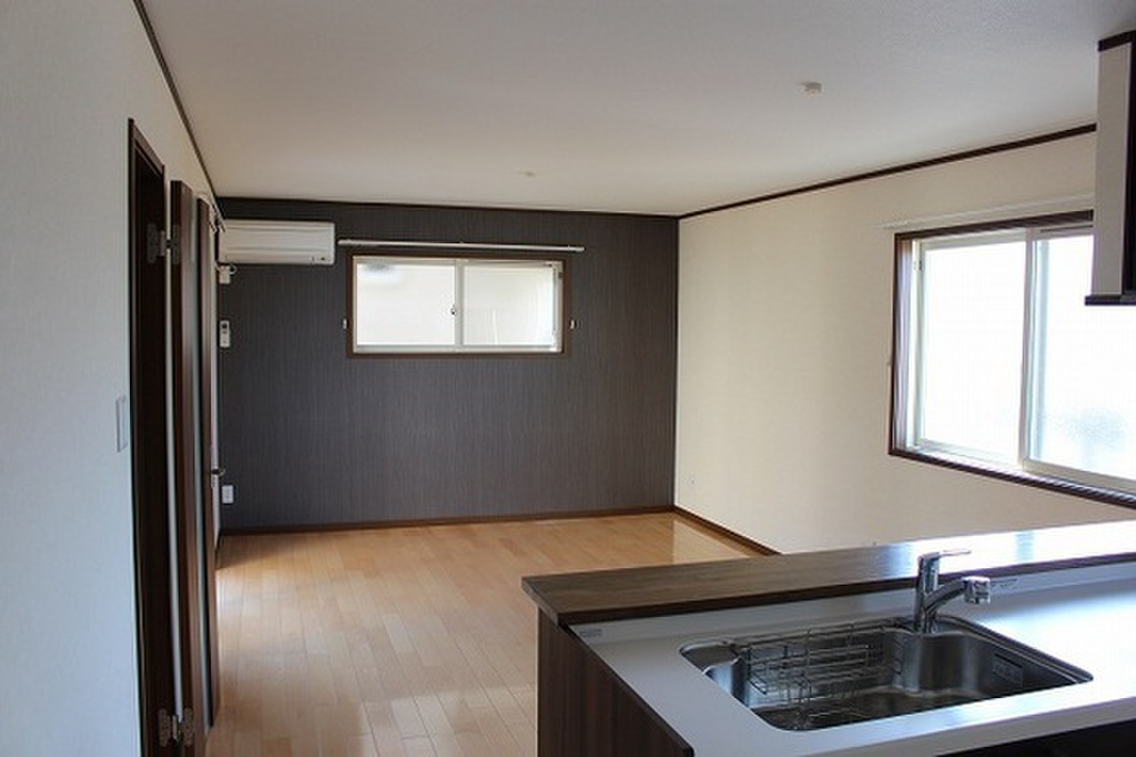 (2/18) 居室・リビング (2/18) 居室・リビング