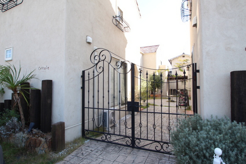 (8/18) 玄関 (8/18) 玄関