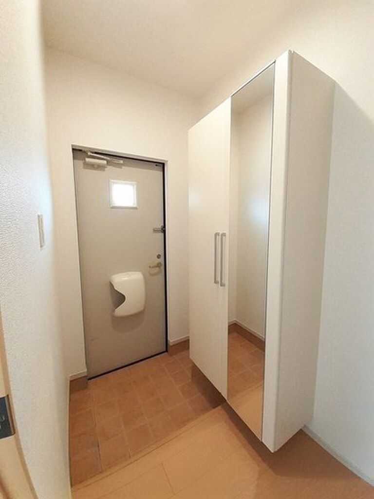 (9/16) 玄関 (9/16) 玄関