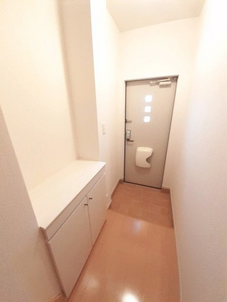 (9/18) 玄関 (9/18) 玄関