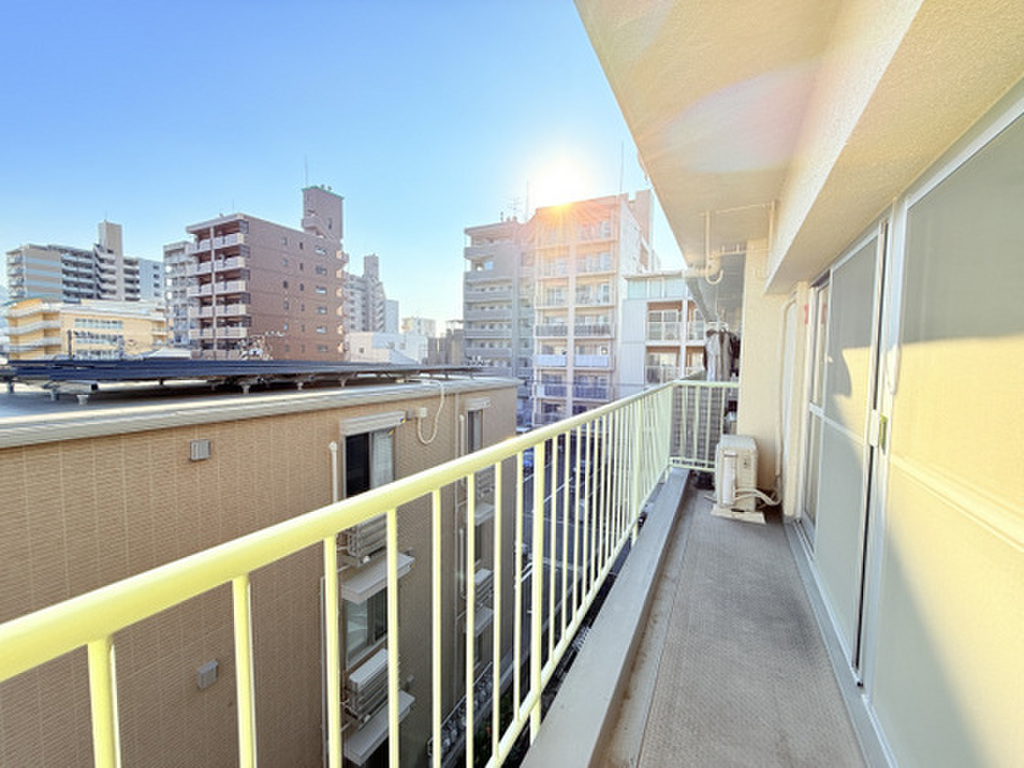 (10/21) バルコニー (10/21) バルコニー