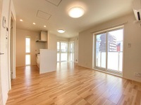 シャーメゾン尾長西