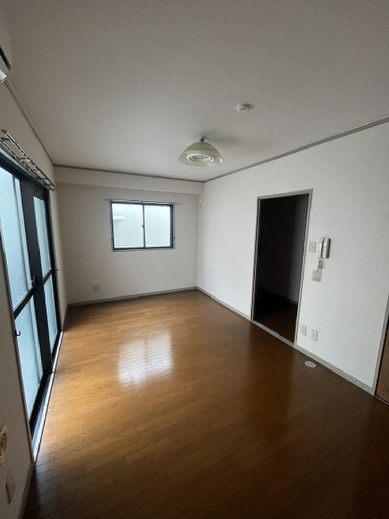 (2/18) 居室・リビング (2/18) 居室・リビング