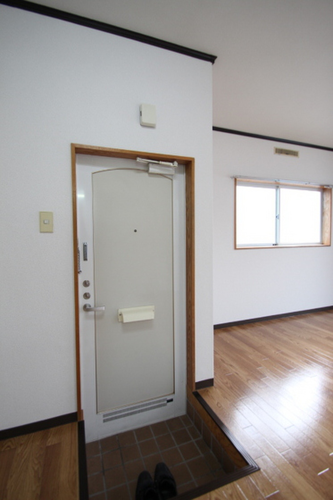 (9/25) 玄関 (9/25) 玄関