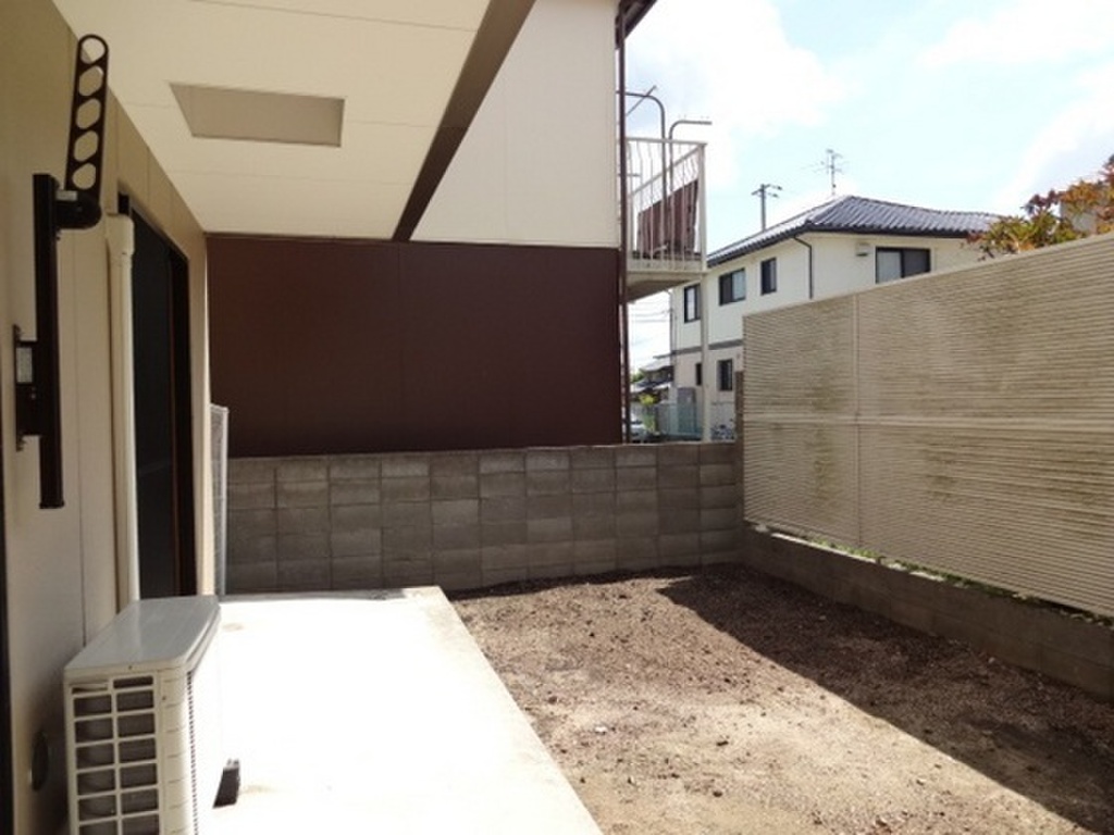 (9/17) 庭 (9/17) 庭