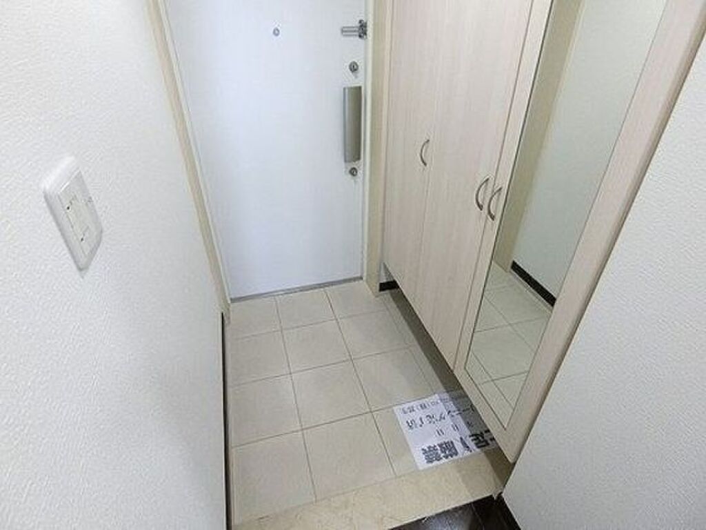 (9/19) 玄関 (9/19) 玄関