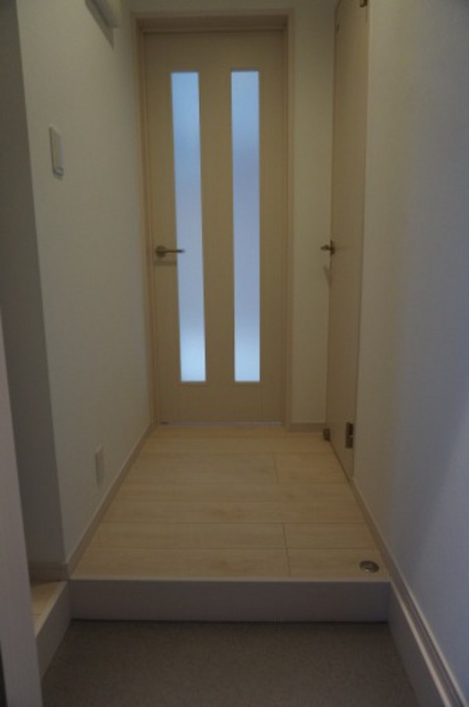 (5/19) 玄関 (5/19) 玄関