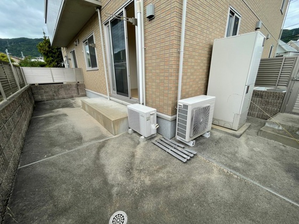 (13/21) 庭 (13/21) 庭