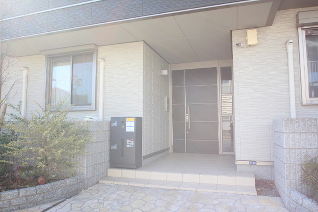 (2/16) 玄関 (2/16) 玄関