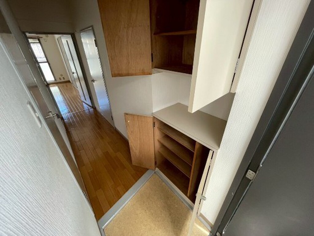 (13/26) 玄関 (13/26) 玄関